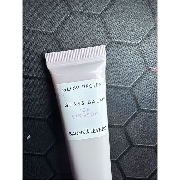 Glow Recipe Glass Balm Lip Treatment for Shine & Hydration 15g Color: Ice Bingso - Picture 4 of 5